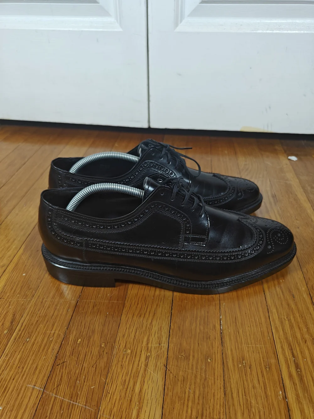 Vintage 1960s Towncraft Mens 10.5 Corfam DuPont Black Wingtip Oxford Shoes